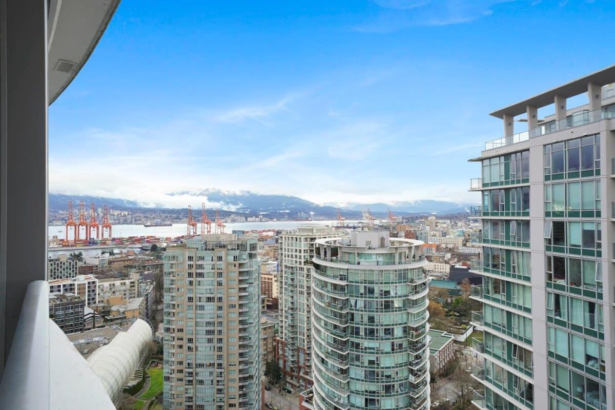 Dazzling Condo By Stadium Downtown With Free Parking Vancouver Exterior foto